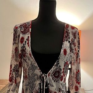 Two top set with flowers